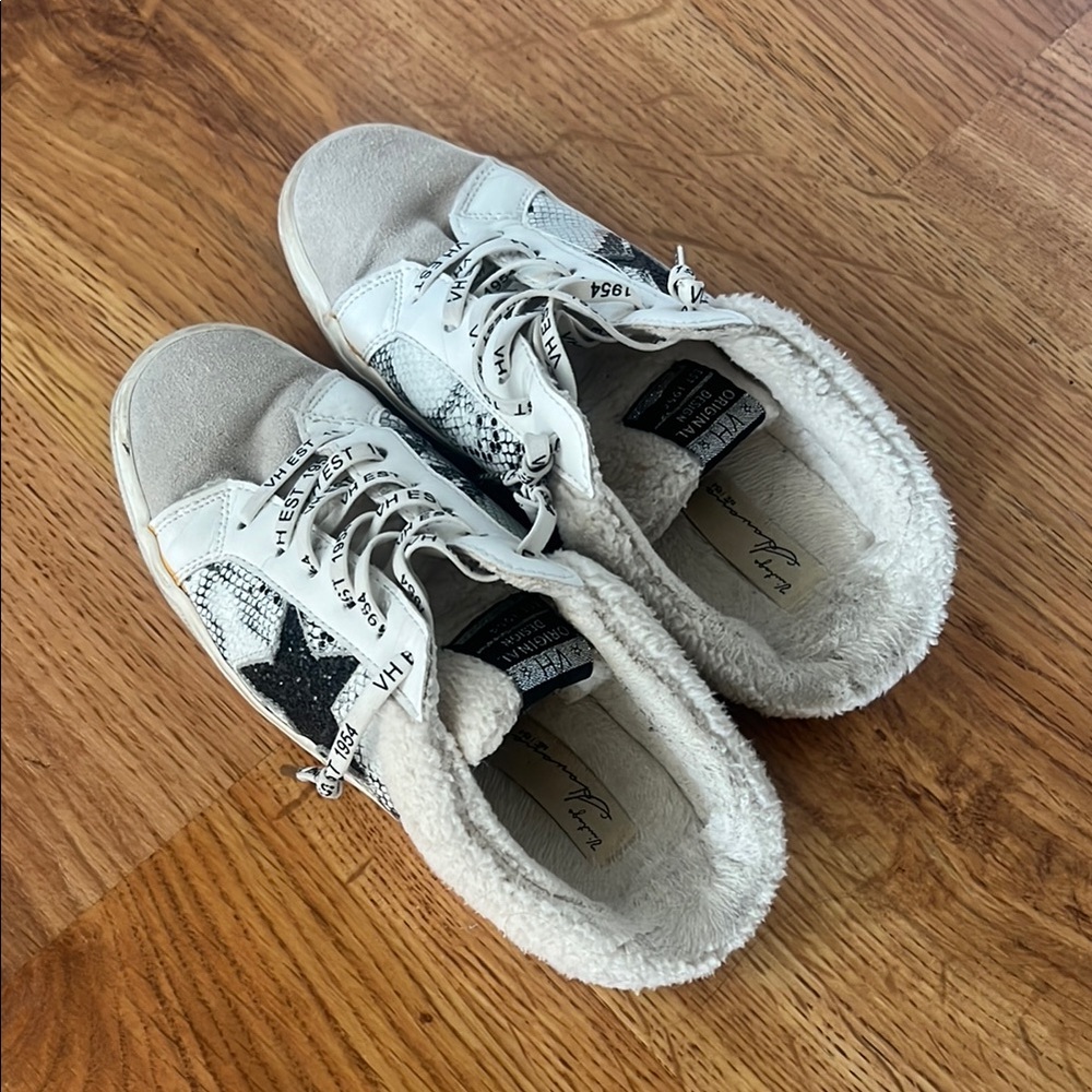 Vintage Havana White and Black Sneakers